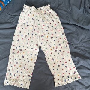 Zara Kids White Pants w/ Floral Print Size 6